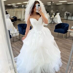 Essense of Australia Wedding Dress D4345